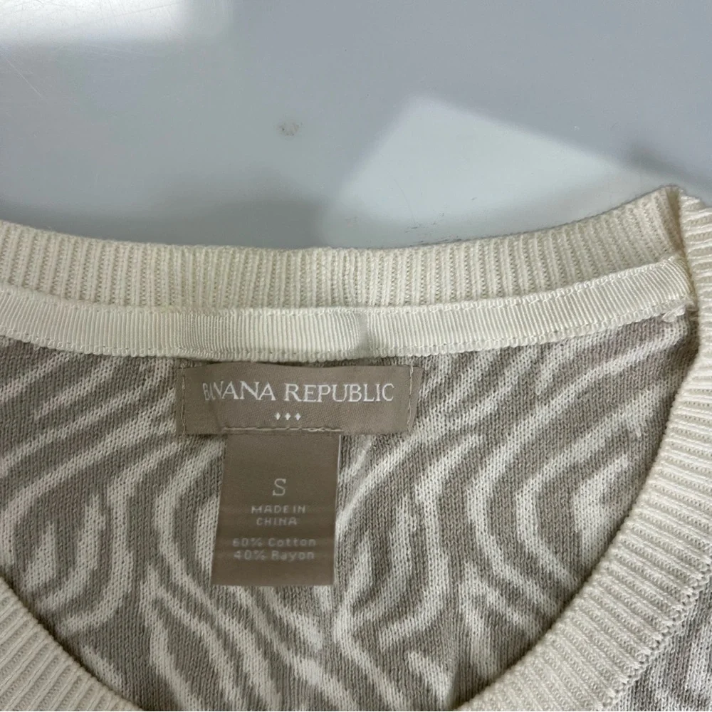 banana Republic women’s beige button down cardigan S L15-22 - Picture 2 of 4